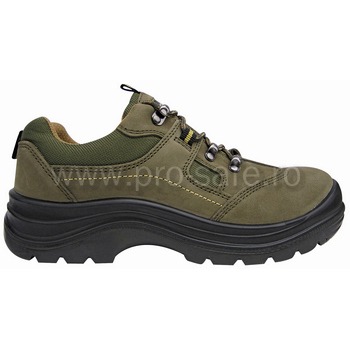EMERALD S1P                    <br/><br/>Pantofi de protectie EMERALD S1P.<br/>• piele nubuc verde kaki, hidrofobizată <br/>• căptușeală aerisită din material textil tip plasă, rezistentă la uzură, protecție din poliuretan în zona botului <br/>• bombeu uşor din compozit sintetic (CK) pentru protecție împotriva obiectelor în cădere (200J) <br/>• lamelă Wellmax® antiperforaţie, flexibilă din material sintetic din fibre de aramidă <br/>• talpă dublă PU/TPU, rezistentă la uleiuri și acizi, antistatică, proiectată pentru solicitare intensă, rezistență termică până la 240°C, călcâi absorbitor de energie<br/>• proprietăți antiderapante SRA testate pe suprafețe ceramice umede <br/>• căptuşeală Tybrelle® respirantă, zonă maleolară și limbă buretată <br/>Standard UE: EN ISO 20344, EN ISO 20345:2011<br/><br/>Mărimi: 38 – 47
